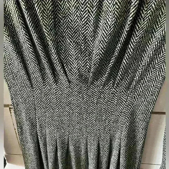 Michael Kors chevron print dress, size xs. - Picture 2 of 5